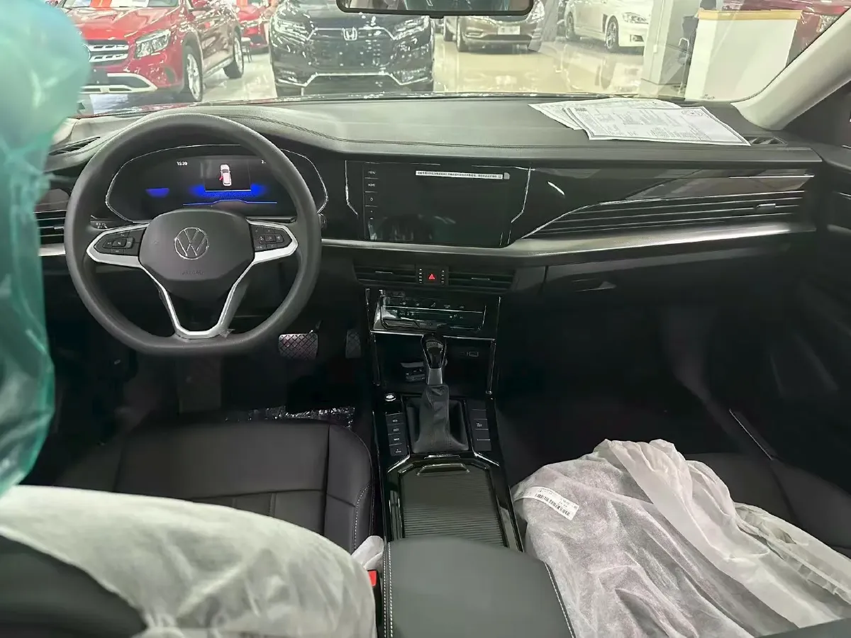 2025 Volkswagen Passat 1.4T 150HP L4 6DCT PHEV,autocango,china used car exporter,china ev exporter,chinese used car exporter,chinese used ev exporter