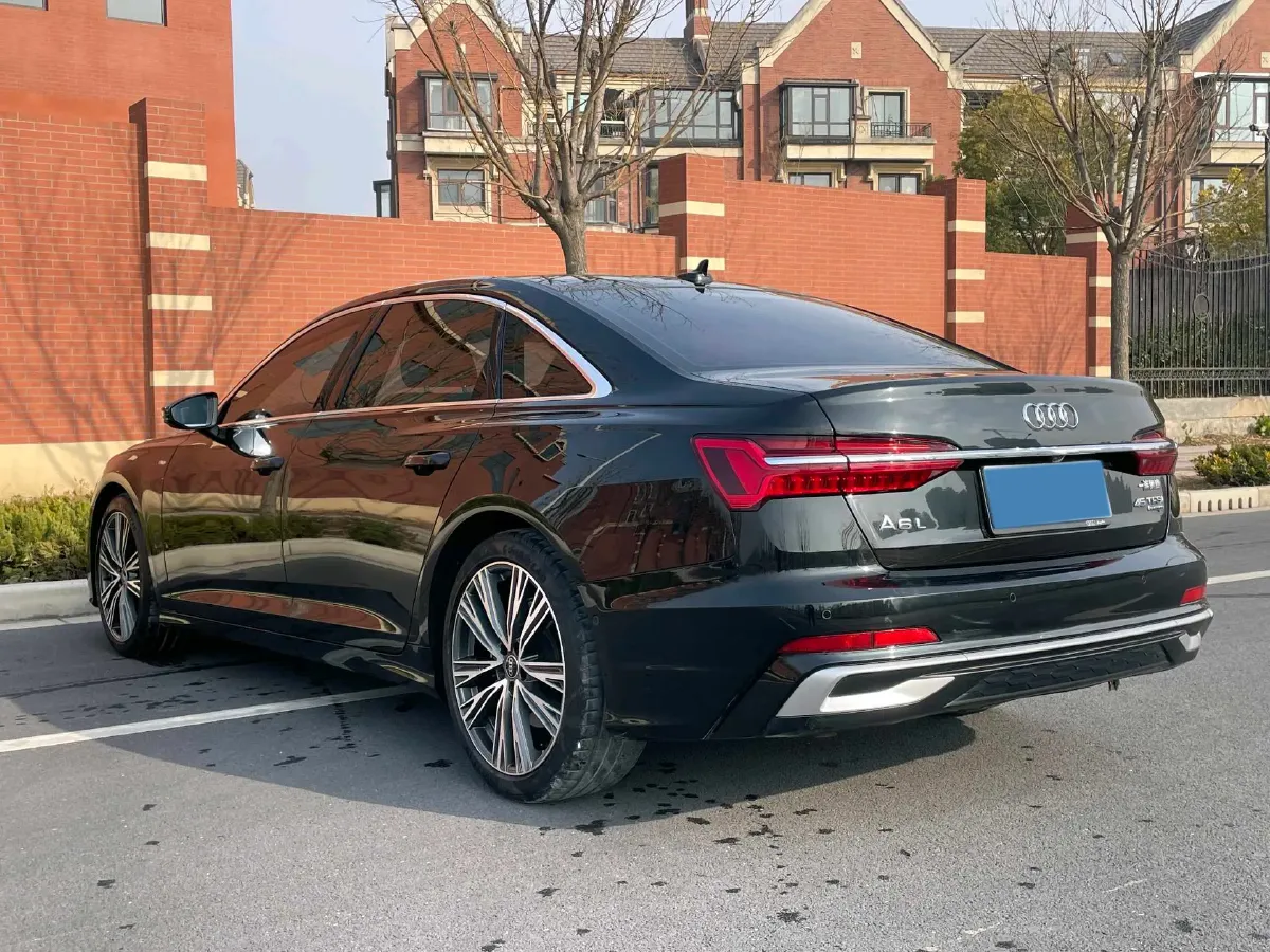 2023 Audi A6L 2.0T 245HP L4 7DCT,autocango,china used car exporter,china ev exporter,chinese used car exporter,chinese used ev exporter