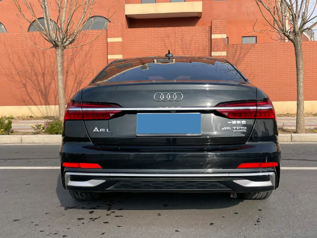 2023 Audi A6L 2.0T 245HP L4 7DCT,autocango,china used car exporter,china ev exporter,chinese used car exporter,chinese used ev exporter