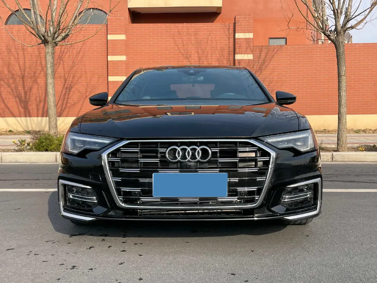 2023 Audi A6L 2.0T 245HP L4 7DCT,autocango,china used car exporter,china ev exporter,chinese used car exporter,chinese used ev exporter