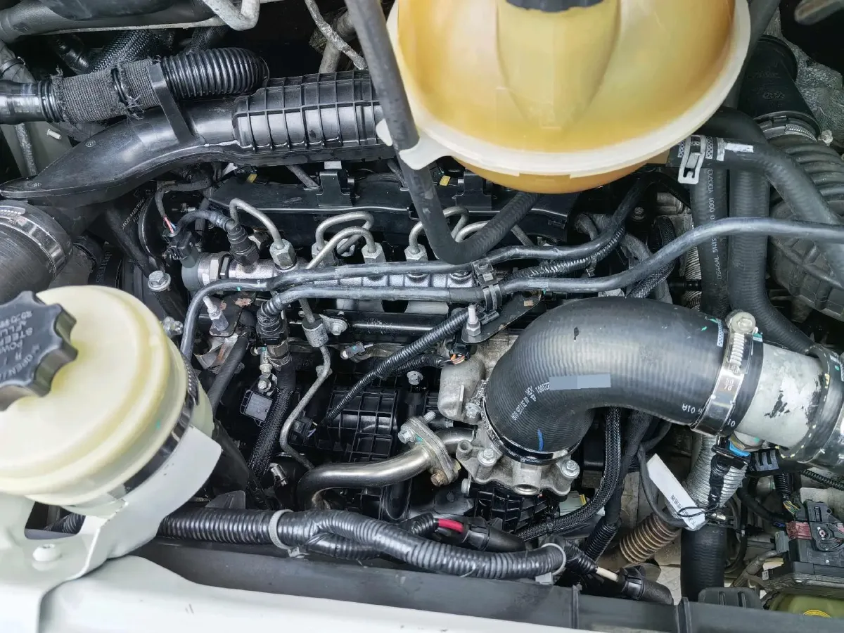 2023 MAXUS XinTu V80 2.0T 127HP L4 6AMT,autocango,china used car exporter,china ev exporter,chinese used car exporter,chinese used ev exporter