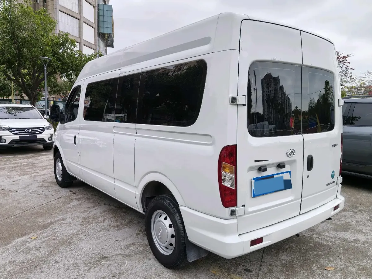2023 MAXUS XinTu V80 2.0T 127HP L4 6AMT,autocango,china used car exporter,china ev exporter,chinese used car exporter,chinese used ev exporter