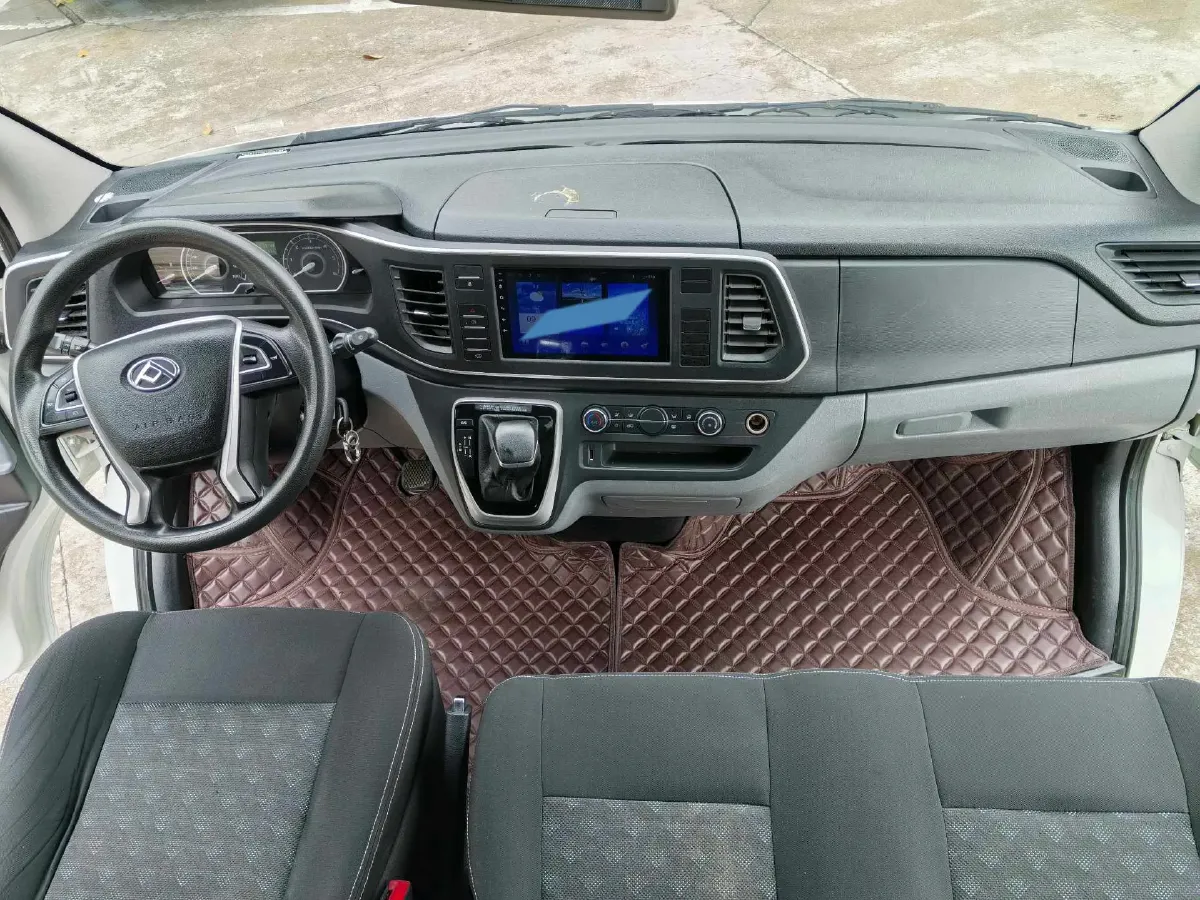 2023 MAXUS XinTu V80 2.0T 127HP L4 6AMT,autocango,china used car exporter,china ev exporter,chinese used car exporter,chinese used ev exporter