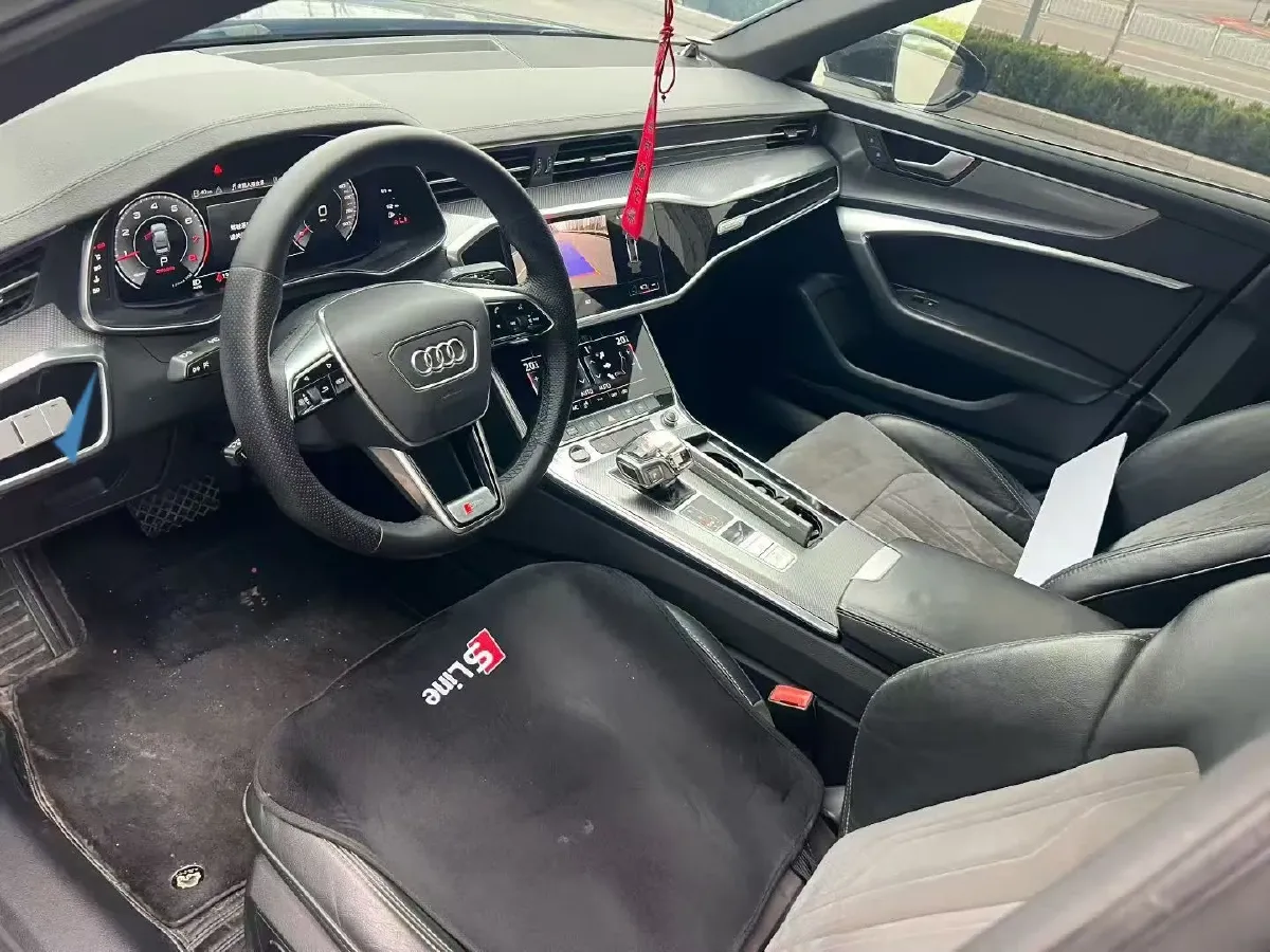 2021 Audi A6L 2.0T 224HP L4 7DCT,autocango,china used car exporter,china ev exporter,chinese used car exporter,chinese used ev exporter