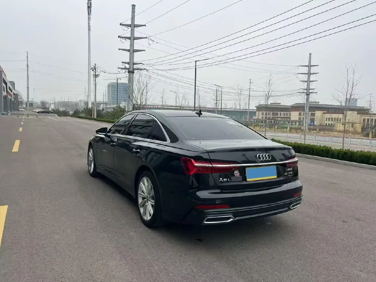 2021 Audi A6L 2.0T 224HP L4 7DCT,autocango,china used car exporter,china ev exporter,chinese used car exporter,chinese used ev exporter