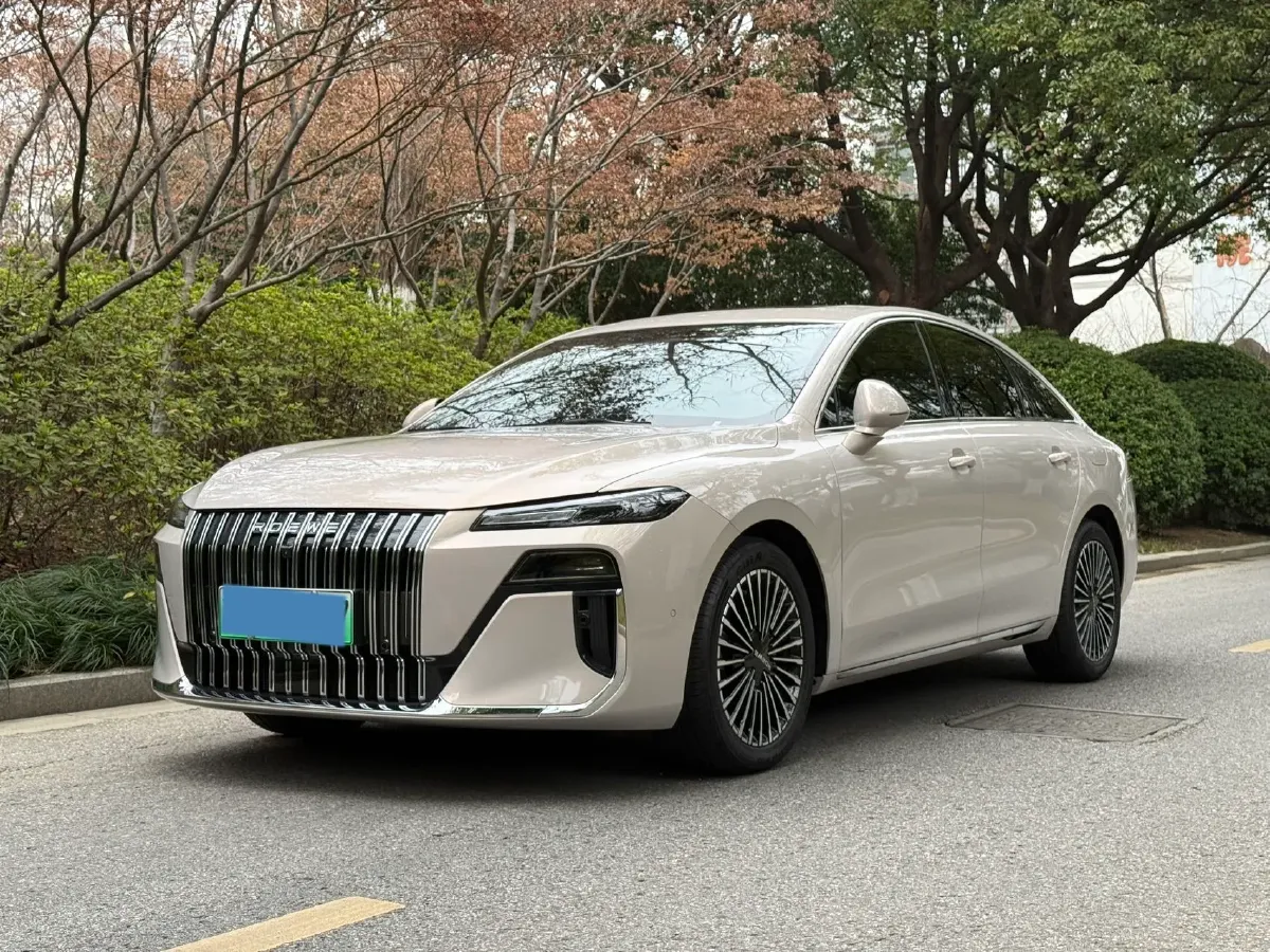 2025 Roewe M7 DMH 1.5L 112HP L4 1DHT PHEV,autocango,china used car exporter,china ev exporter,chinese used car exporter,chinese used ev exporter
