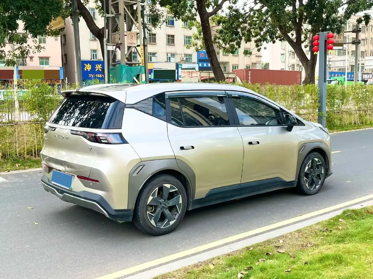 2022 Geely Okavango 1.8T 184HP L4 7DCT,autocango,china used car exporter,china ev exporter,chinese used car exporter,chinese used ev exporter