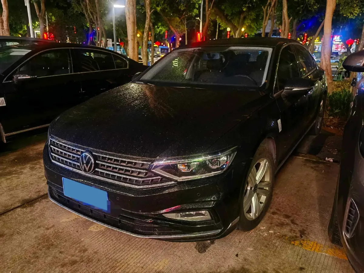 2023 Volkswagen Magotan 1.4T 150HP L4 7DCT,autocango,china used car exporter,china ev exporter,chinese used car exporter,chinese used ev exporter