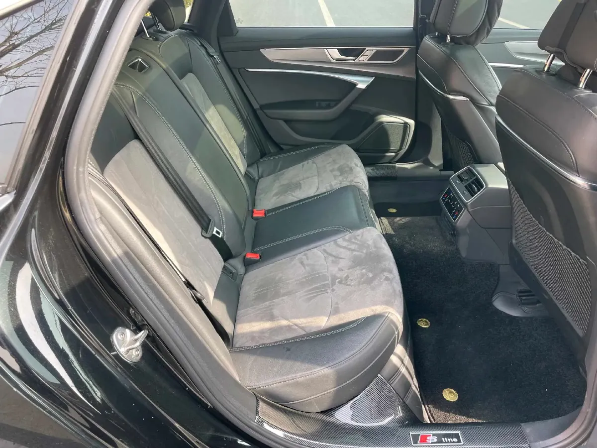 2023 Audi A6L 2.0T 245HP L4 7DCT,autocango,china used car exporter,china ev exporter,chinese used car exporter,chinese used ev exporter