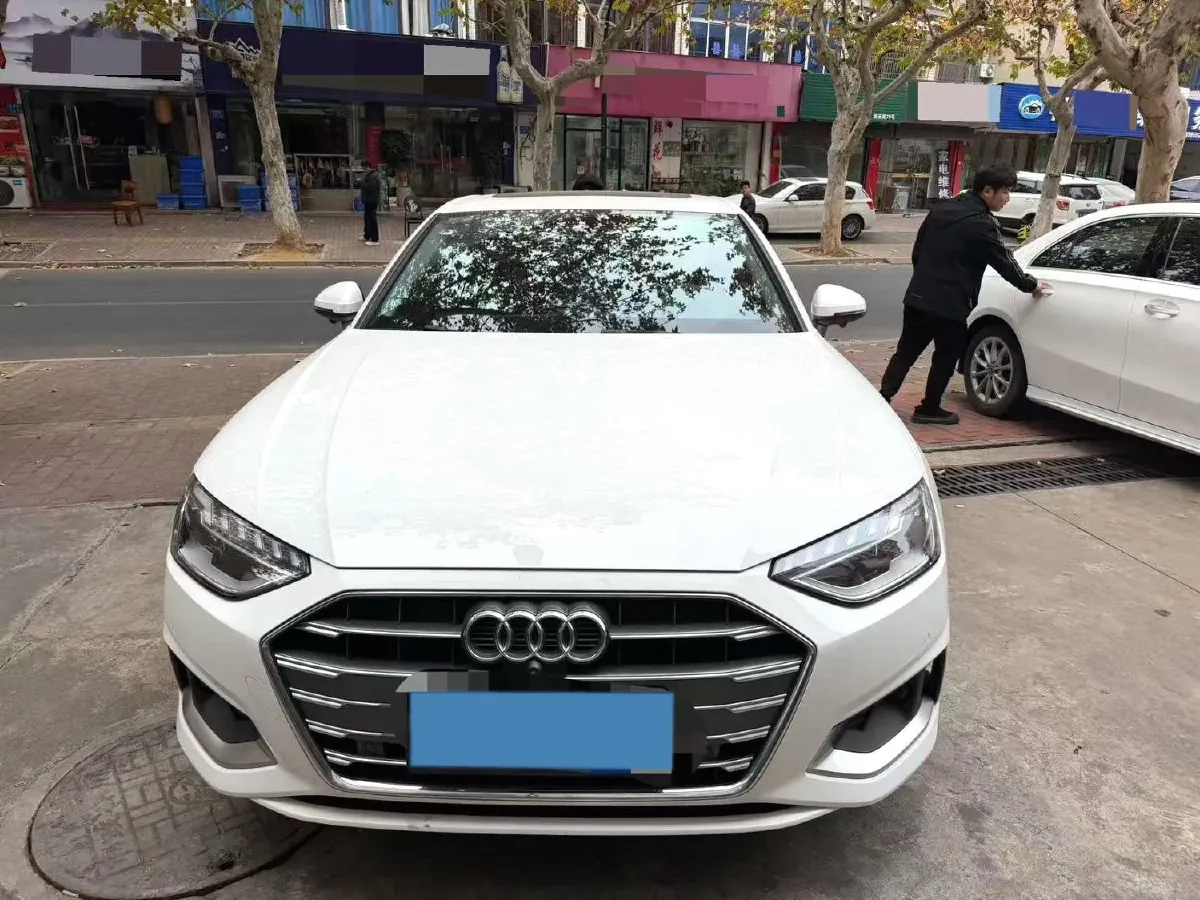 2022 Audi A4L 2.0T 190HP L4 7DCT,autocango,china used car exporter,china ev exporter,chinese used car exporter,chinese used ev exporter
