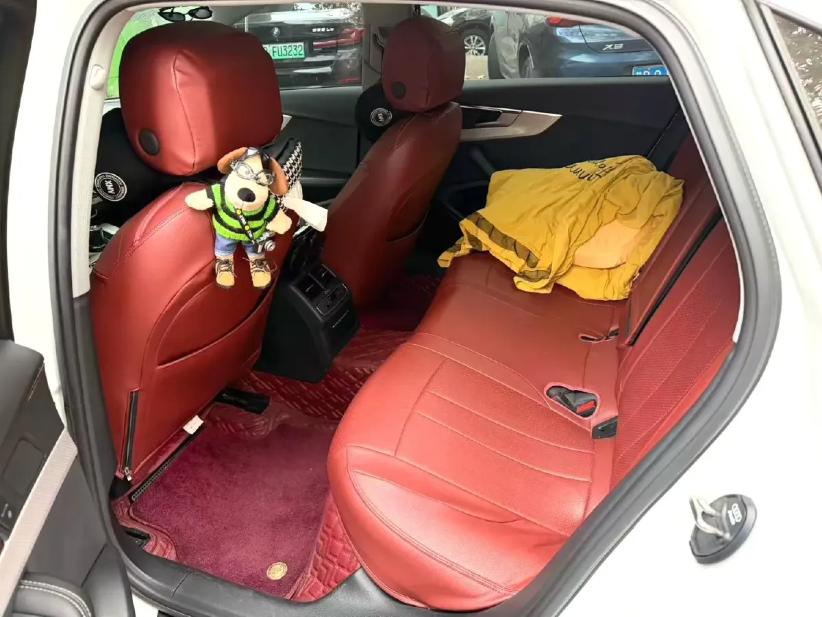 2022 Audi A4L 2.0T 190HP L4 7DCT,autocango,china used car exporter,china ev exporter,chinese used car exporter,chinese used ev exporter