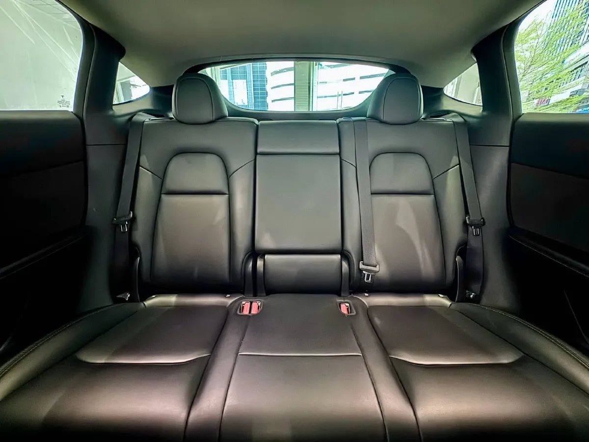 2022 Tesla Model Y BEV 60KWH,autocango,china used car exporter,china ev exporter,chinese used car exporter,chinese used ev exporter