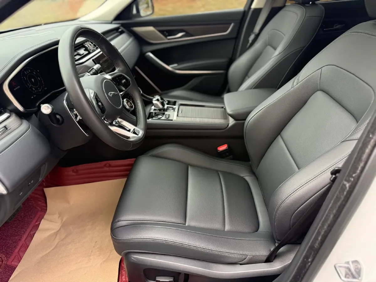 2022 Jaguar XFL 2.0T 200HP L4 8AT,autocango,china used car exporter,china ev exporter,chinese used car exporter,chinese used ev exporter