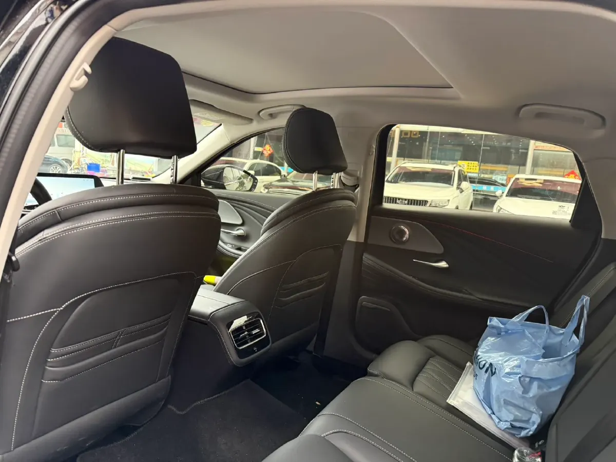 2025 Chery Arrizo 8 1.6T 197HP L4 7DCT,autocango,china used car exporter,china ev exporter,chinese used car exporter,chinese used ev exporter