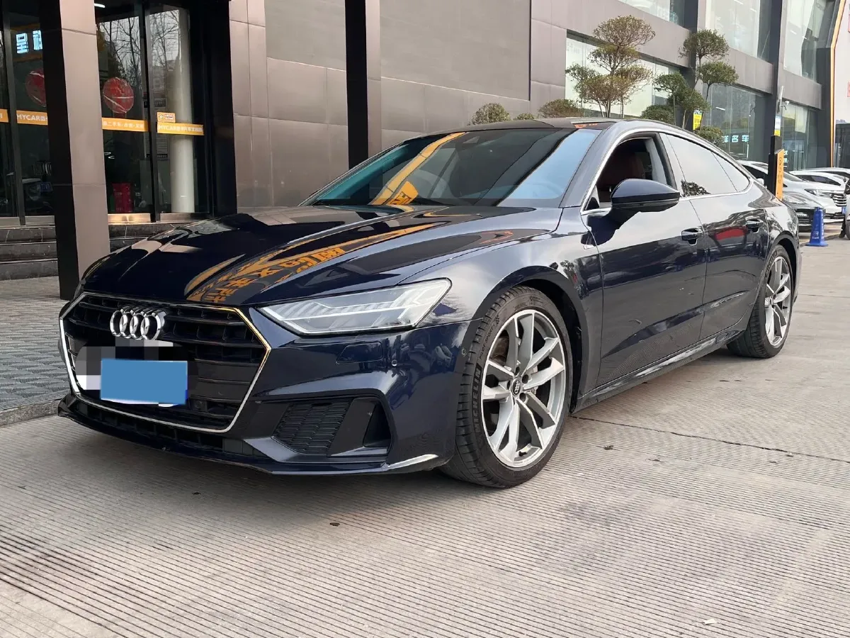 2022 Audi A7 2.0T 245HP L4 7DCT,autocango,china used car exporter,china ev exporter,chinese used car exporter,chinese used ev exporter