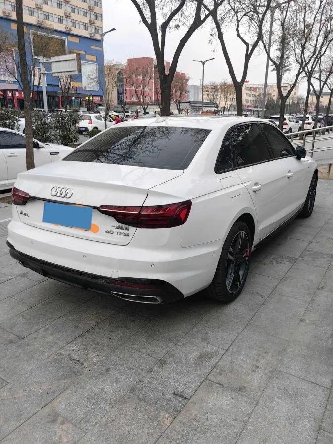 2023 Audi A4L 2.0T 190HP L4 7DCT,autocango,china used car exporter,china ev exporter,chinese used car exporter,chinese used ev exporter
