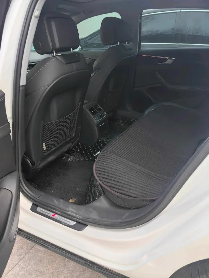 2023 Audi A4L 2.0T 190HP L4 7DCT,autocango,china used car exporter,china ev exporter,chinese used car exporter,chinese used ev exporter