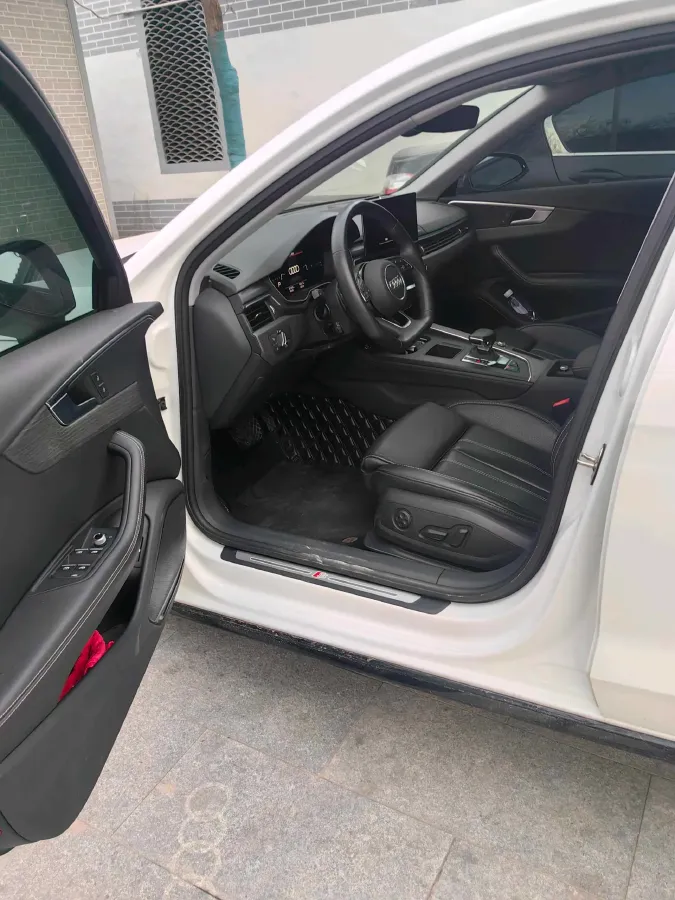 2023 Audi A4L 2.0T 190HP L4 7DCT,autocango,china used car exporter,china ev exporter,chinese used car exporter,chinese used ev exporter