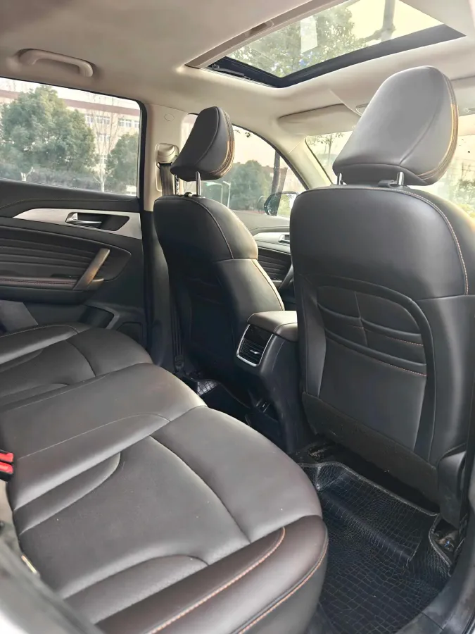 2019 ChangAn CS35 Plus 1.6L 128HP L4 6AT,autocango,china used car exporter,china ev exporter,chinese used car exporter,chinese used ev exporter
