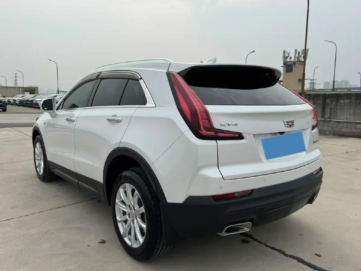 2022 Cadillac XT4 2.0T 237HP L4 9AT,autocango,china used car exporter,china ev exporter,chinese used car exporter,chinese used ev exporter