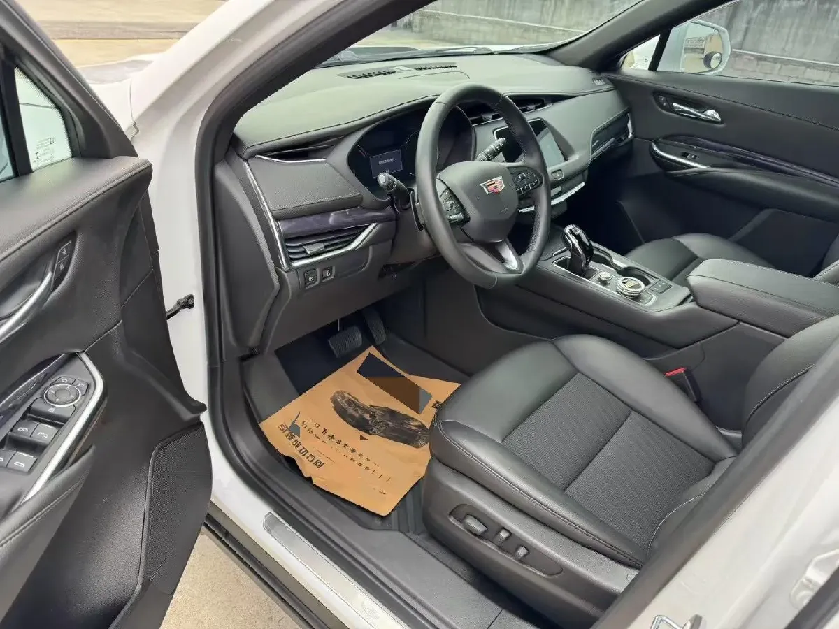 2022 Cadillac XT4 2.0T 237HP L4 9AT,autocango,china used car exporter,china ev exporter,chinese used car exporter,chinese used ev exporter