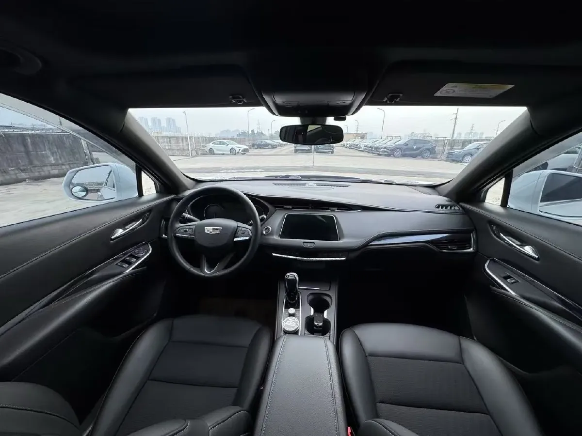 2022 Cadillac XT4 2.0T 237HP L4 9AT,autocango,china used car exporter,china ev exporter,chinese used car exporter,chinese used ev exporter
