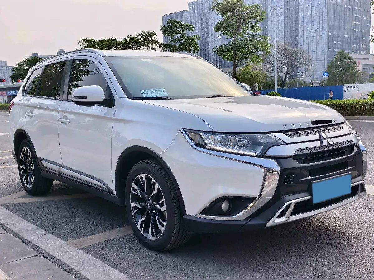 2019 Mitsubishi Outlander 2.0L 166HP L4 CVT,autocango,china used car exporter,china ev exporter,chinese used car exporter,chinese used ev exporter
