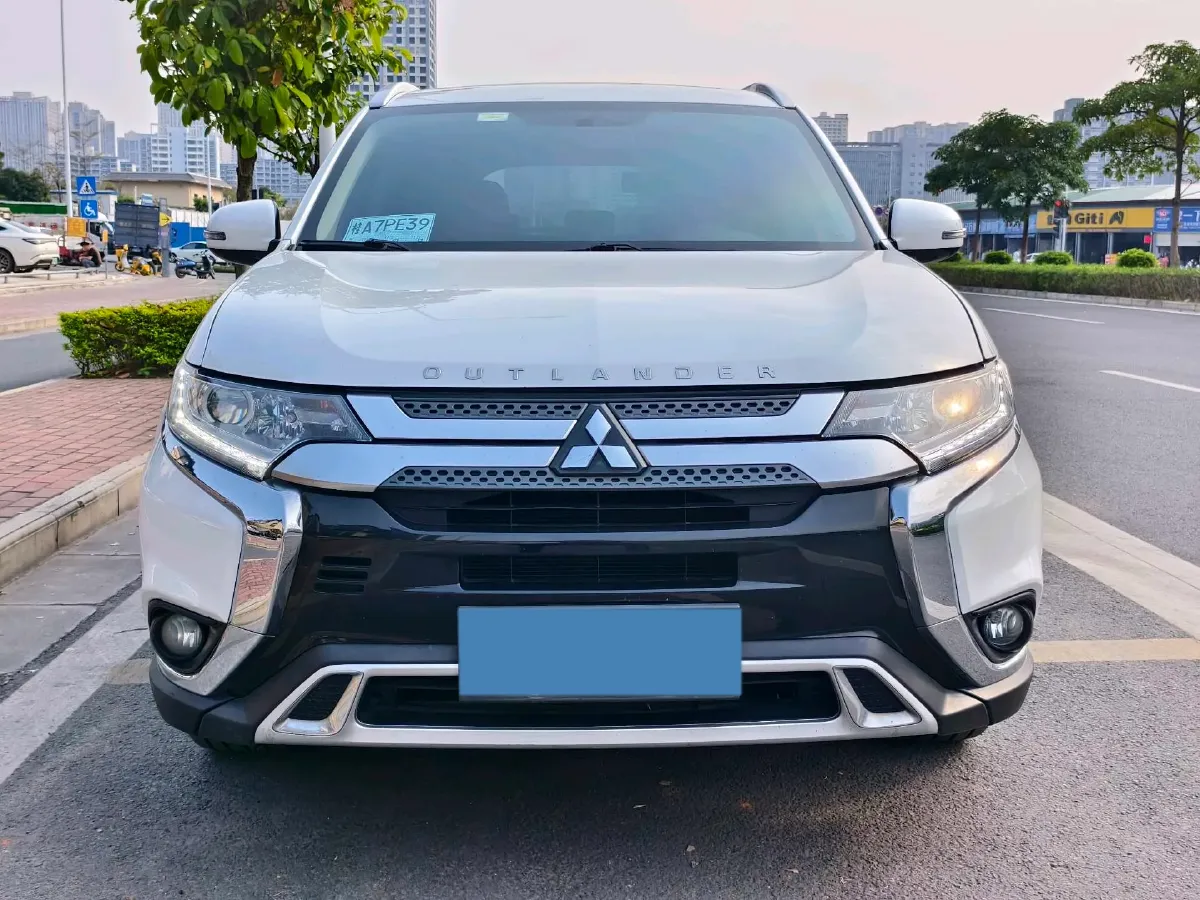 2019 Mitsubishi Outlander 2.0L 166HP L4 CVT,autocango,china used car exporter,china ev exporter,chinese used car exporter,chinese used ev exporter