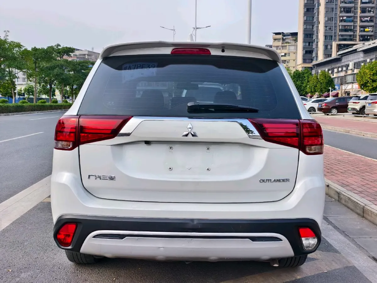 2019 Mitsubishi Outlander 2.0L 166HP L4 CVT,autocango,china used car exporter,china ev exporter,chinese used car exporter,chinese used ev exporter