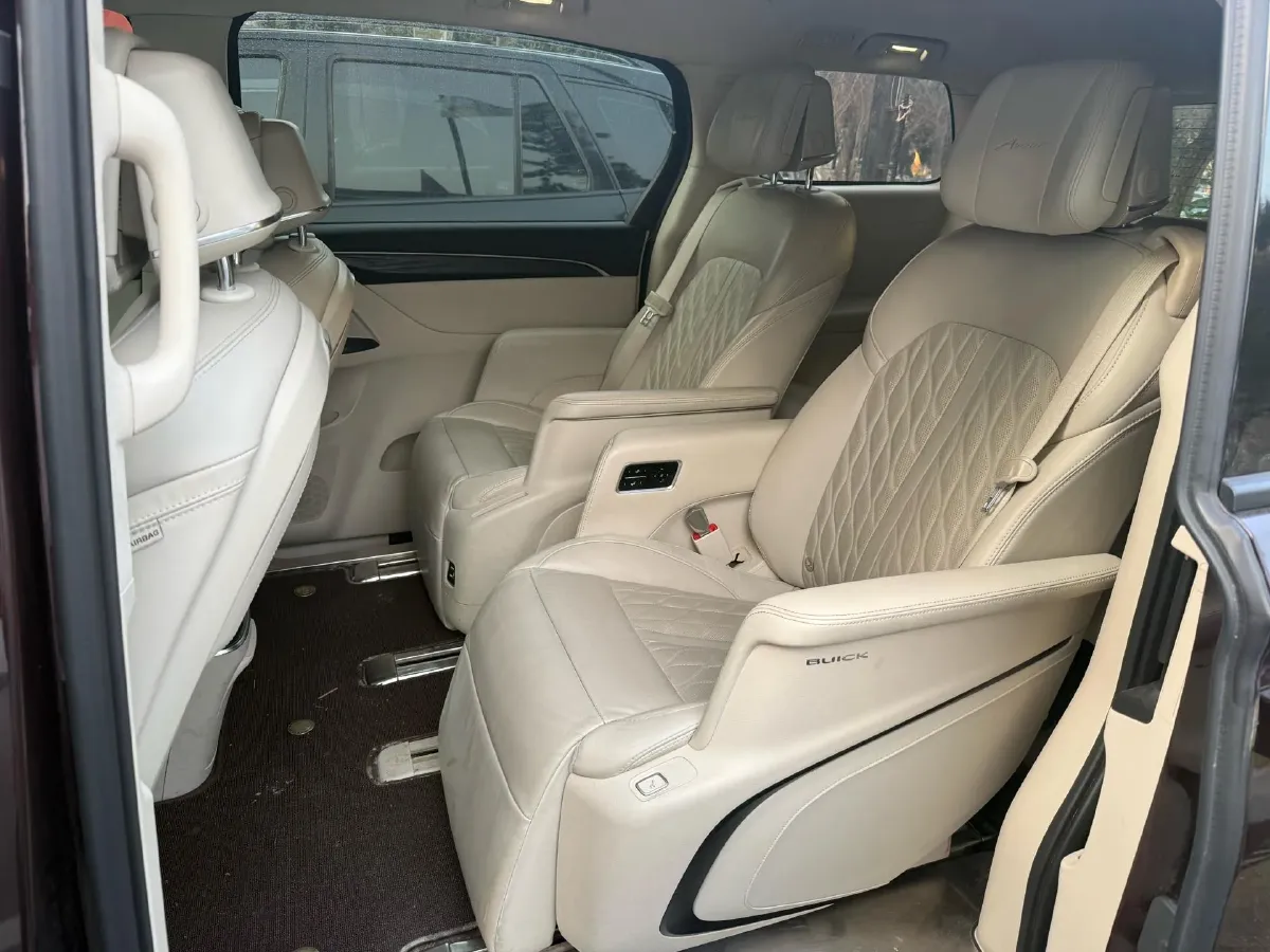 2022 Buick GL8 2.0T 237HP L4 9AT,autocango,china used car exporter,china ev exporter,chinese used car exporter,chinese used ev exporter