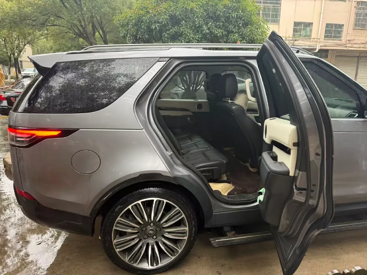 2020 Land Rover Discovery 2.0T 300HP L4 8AT,autocango,china used car exporter,china ev exporter,chinese used car exporter,chinese used ev exporter