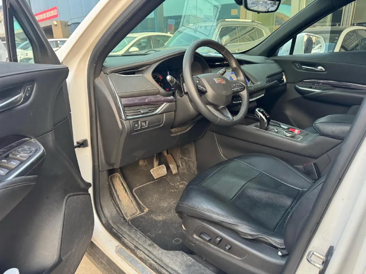 2020 Cadillac XT4 2.0T 241HP L4 9AT,autocango,china used car exporter,china ev exporter,chinese used car exporter,chinese used ev exporter