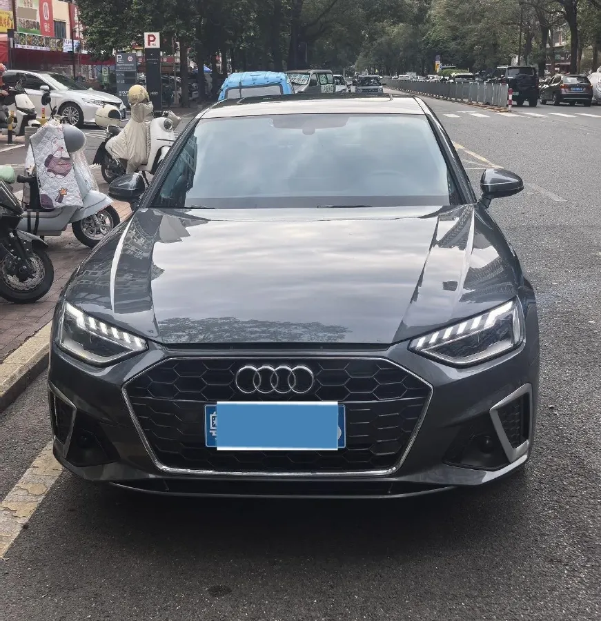 2023 Audi A4L 2.0T 190HP L4 7DCT,autocango,china used car exporter,china ev exporter,chinese used car exporter,chinese used ev exporter