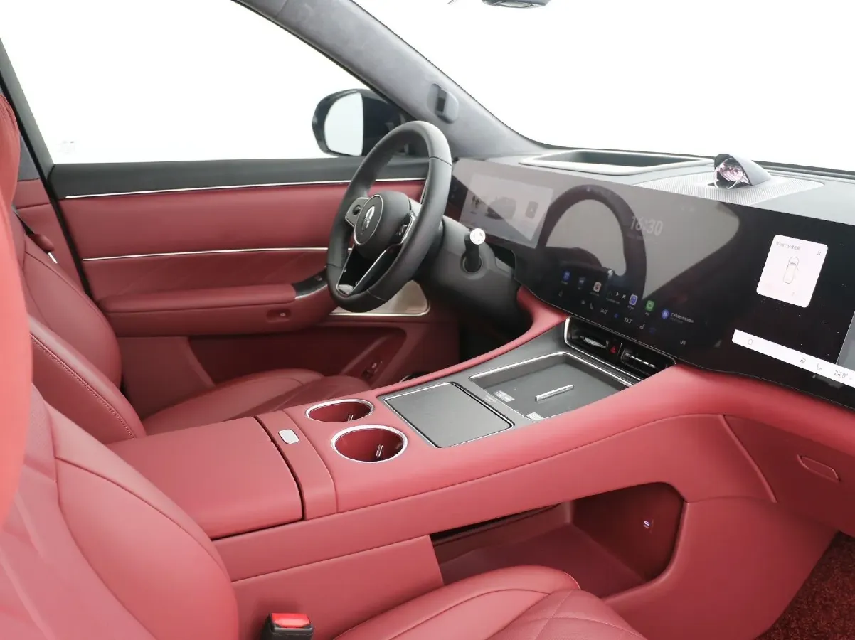 2025 AITO AITO M8 REEV 160HP REEV 53.4KWH,autocango,china used car exporter,china ev exporter,chinese used car exporter,chinese used ev exporter