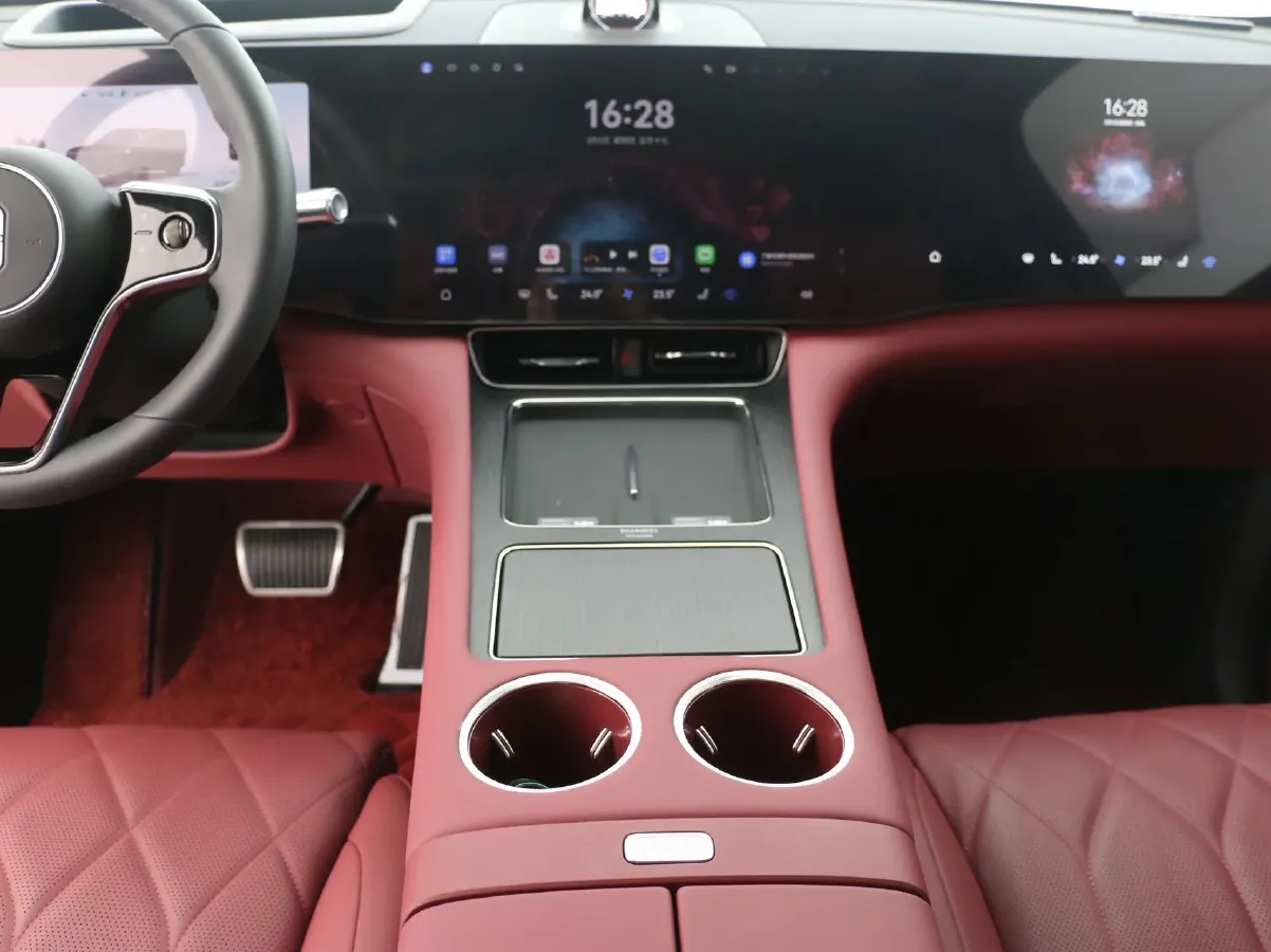 2025 AITO AITO M8 REEV 160HP REEV 53.4KWH,autocango,china used car exporter,china ev exporter,chinese used car exporter,chinese used ev exporter