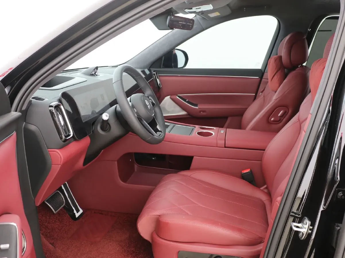 2025 AITO AITO M8 REEV 160HP REEV 53.4KWH,autocango,china used car exporter,china ev exporter,chinese used car exporter,chinese used ev exporter