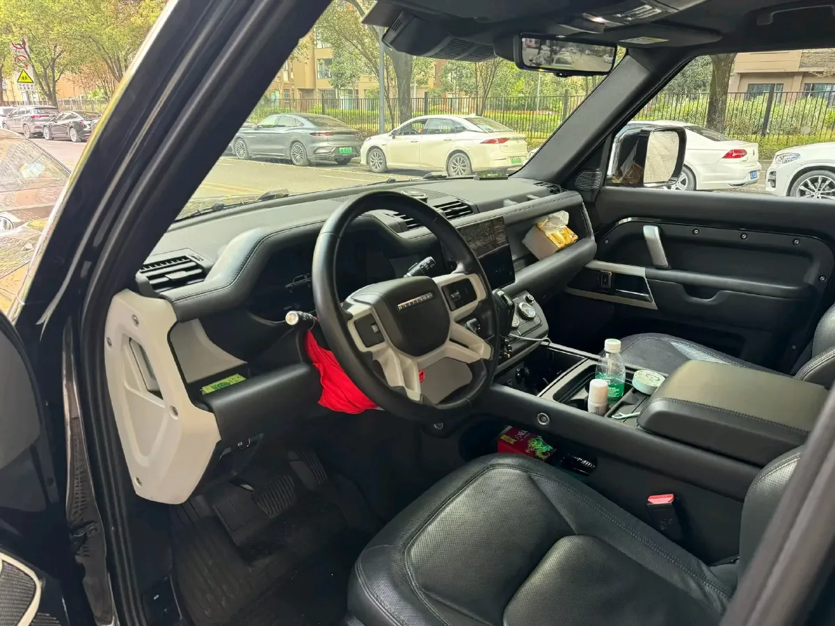 2023 Land Rover Defender 3.0T 400HP L6 8AT,autocango,china used car exporter,china ev exporter,chinese used car exporter,chinese used ev exporter