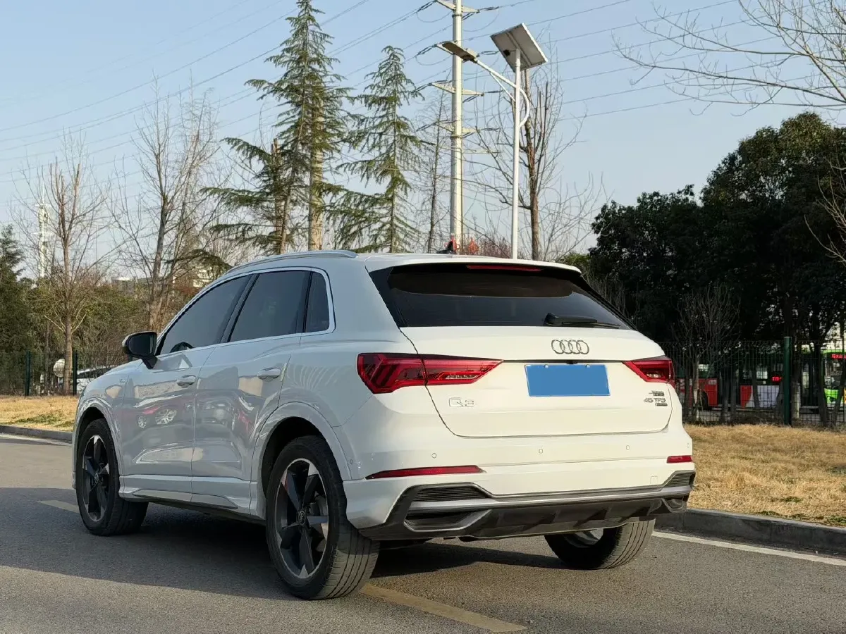 2021 Audi Q3 1.4T 150HP L4 7DCT,autocango,china used car exporter,china ev exporter,chinese used car exporter,chinese used ev exporter