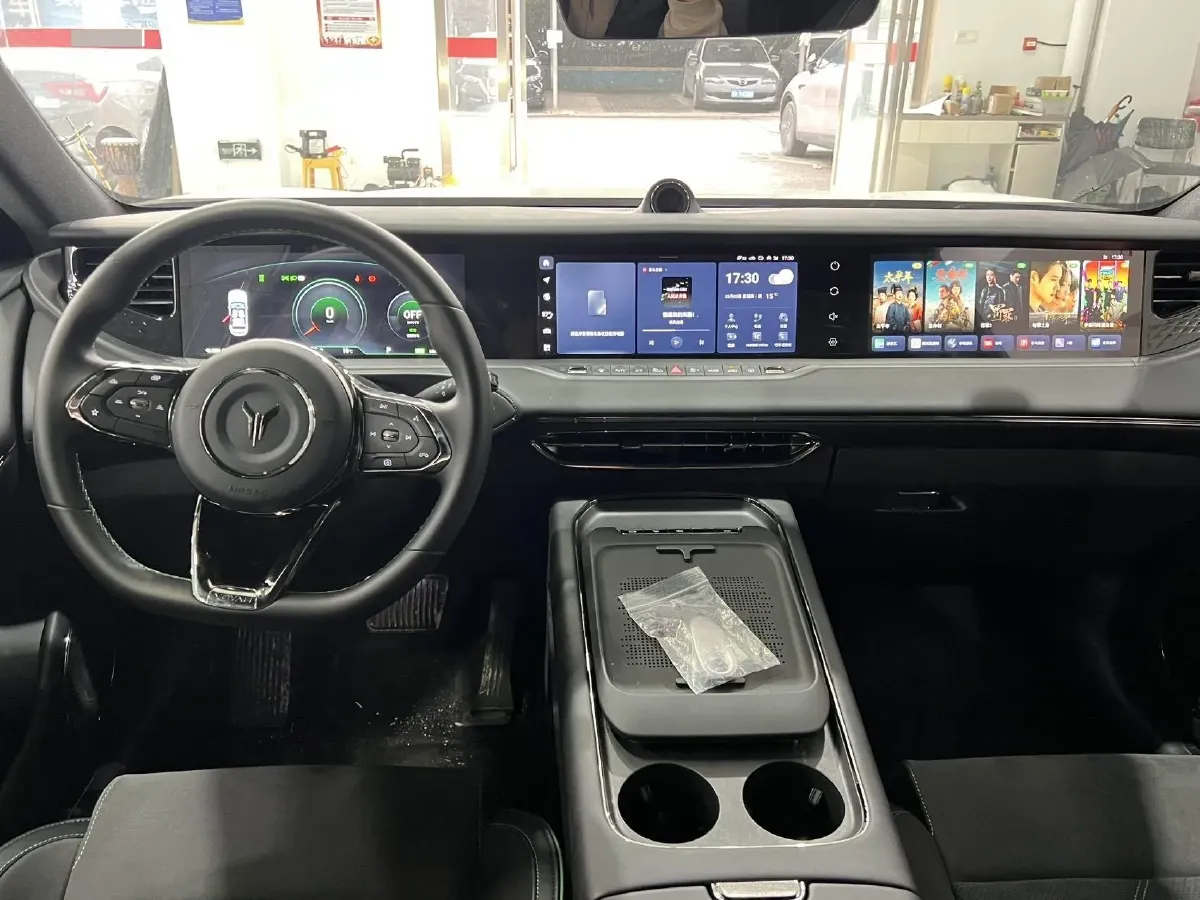 2025 Voyah FREE 1.5T 150HP L4 REEV 43KWH,autocango,china used car exporter,china ev exporter,chinese used car exporter,chinese used ev exporter