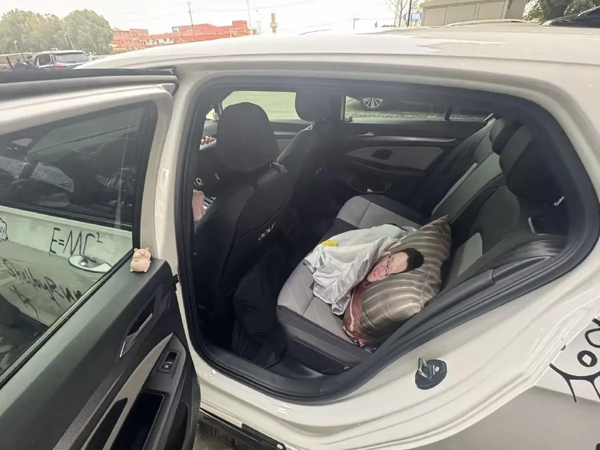 2025 Volkswagen Golf 1.5T 160HP L4 7DCT,autocango,china used car exporter,china ev exporter,chinese used car exporter,chinese used ev exporter