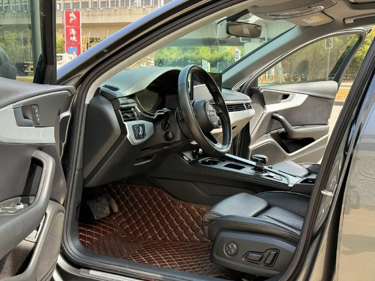 2020 Audi A4L 2.0T 190HP L4 7DCT,autocango,china used car exporter,china ev exporter,chinese used car exporter,chinese used ev exporter