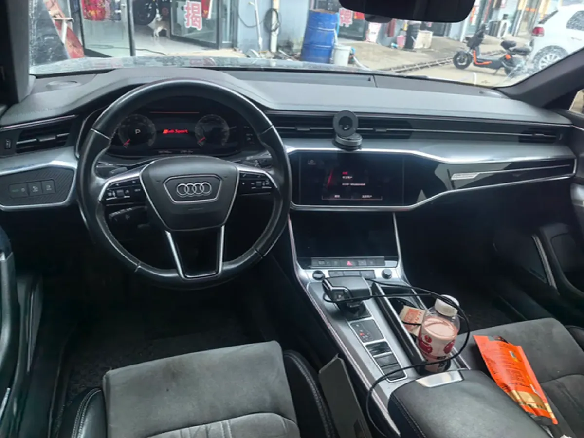 2022 Audi A6L 2.0T 224HP L4 7DCT,autocango,china used car exporter,china ev exporter,chinese used car exporter,chinese used ev exporter