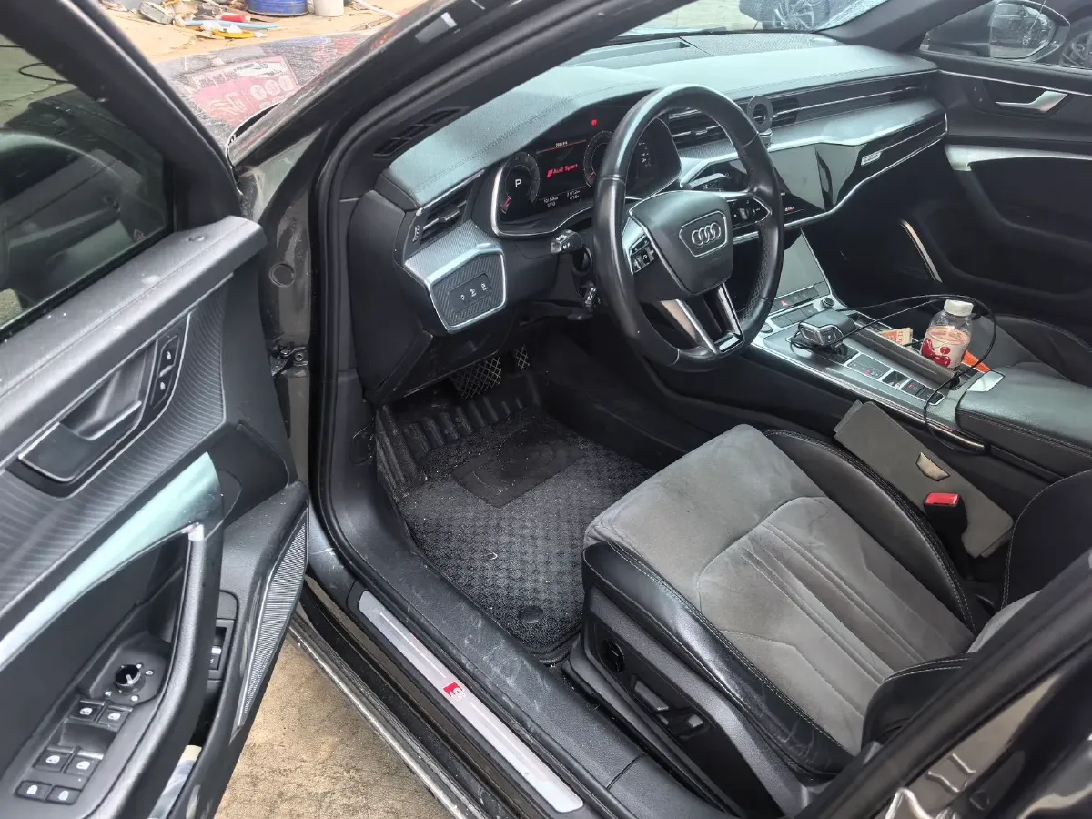 2022 Audi A6L 2.0T 224HP L4 7DCT,autocango,china used car exporter,china ev exporter,chinese used car exporter,chinese used ev exporter