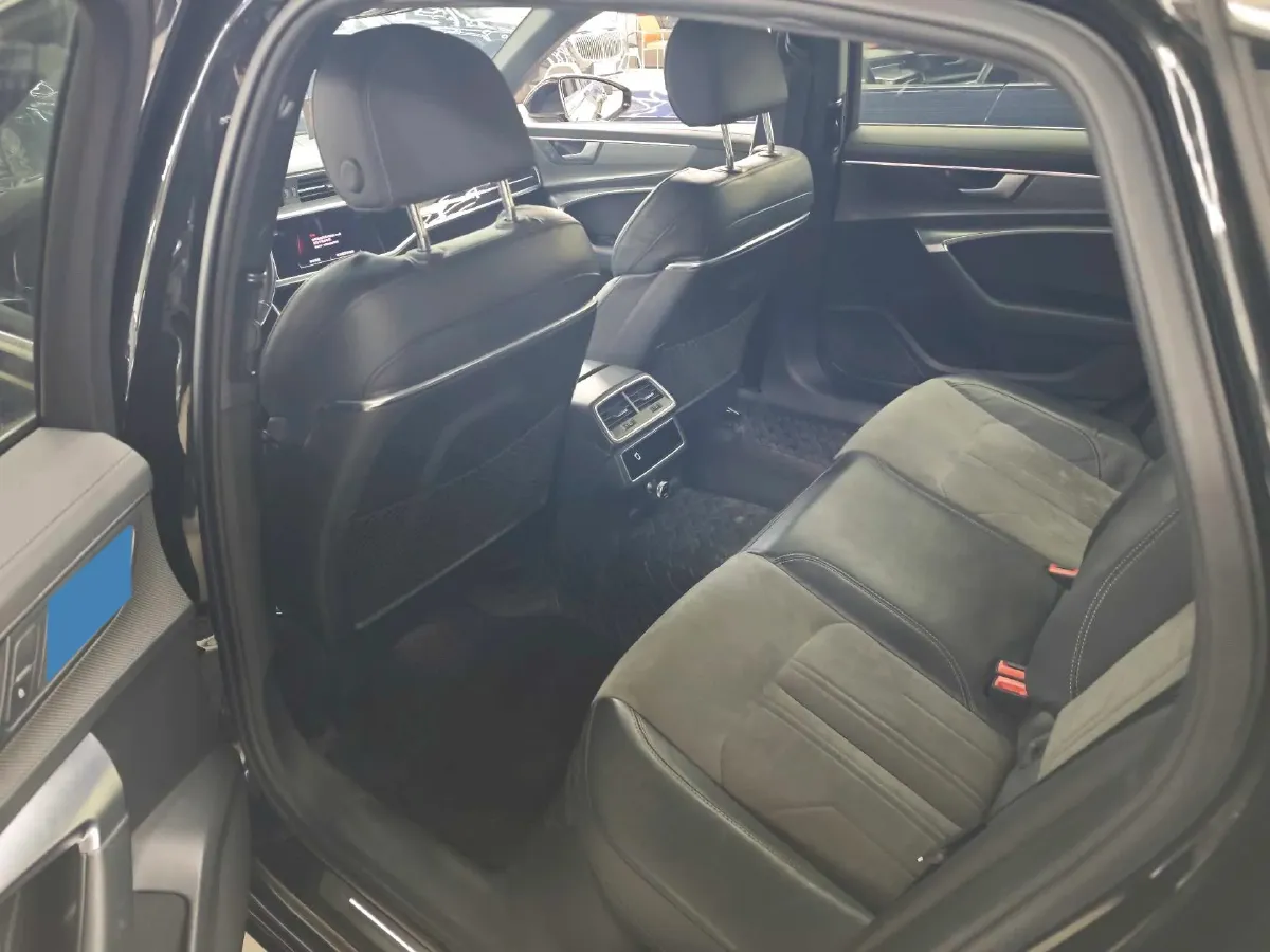 2022 Audi A6L 2.0T 224HP L4 7DCT,autocango,china used car exporter,china ev exporter,chinese used car exporter,chinese used ev exporter