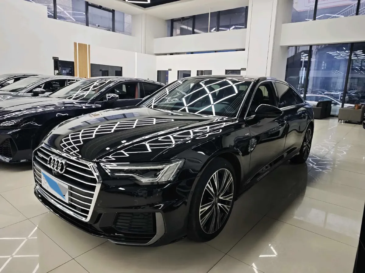 2022 Audi A6L 2.0T 224HP L4 7DCT,autocango,china used car exporter,china ev exporter,chinese used car exporter,chinese used ev exporter