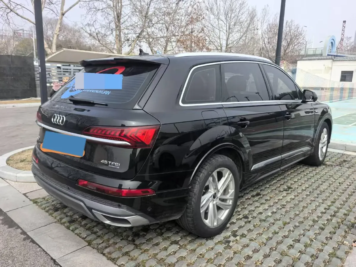2023 Audi Q7 2.0T 265HP L4 8AT,autocango,china used car exporter,china ev exporter,chinese used car exporter,chinese used ev exporter