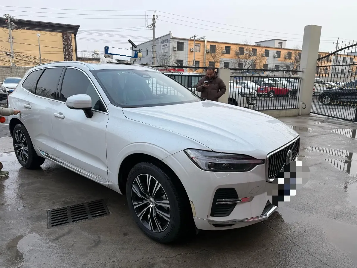 2022 Volvo XC60 2.0T 250HP L4 8AT,autocango,china used car exporter,china ev exporter,chinese used car exporter,chinese used ev exporter