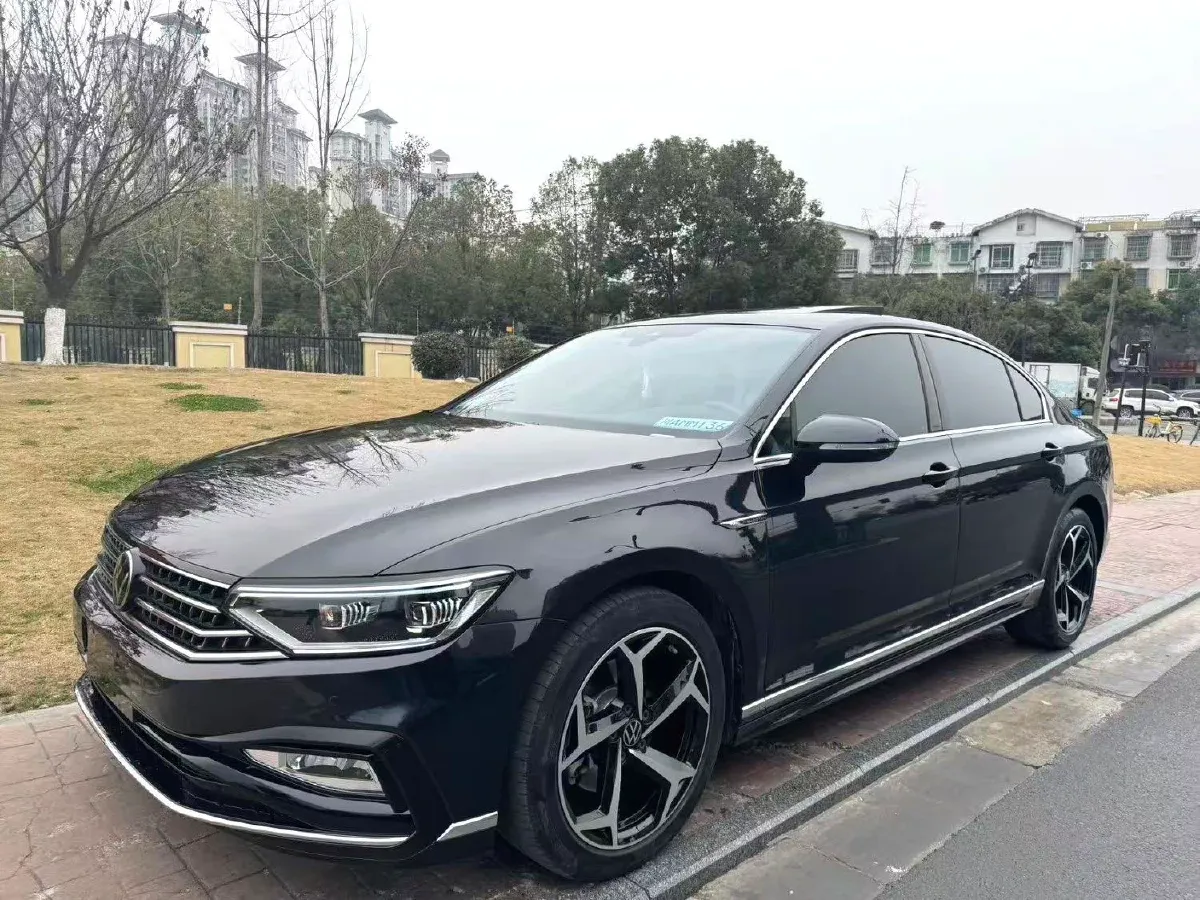 2023 Volkswagen Magotan 2.0T 186HP L4 7DCT,autocango,china used car exporter,china ev exporter,chinese used car exporter,chinese used ev exporter