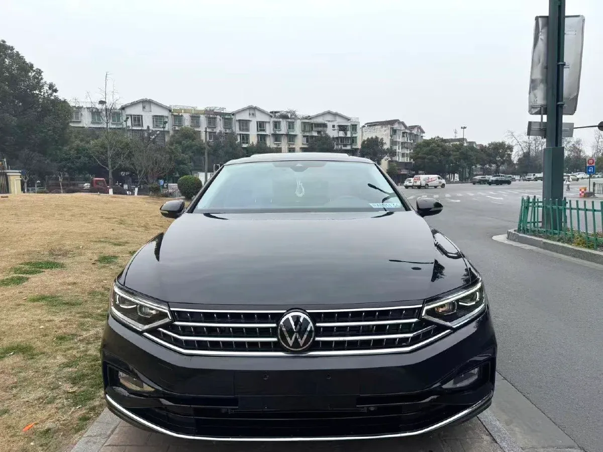 2023 Volkswagen Magotan 2.0T 186HP L4 7DCT,autocango,china used car exporter,china ev exporter,chinese used car exporter,chinese used ev exporter