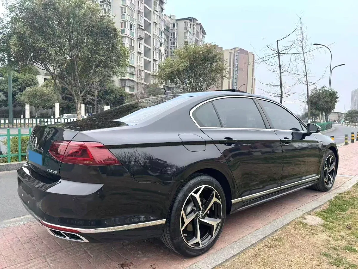 2023 Volkswagen Magotan 2.0T 186HP L4 7DCT,autocango,china used car exporter,china ev exporter,chinese used car exporter,chinese used ev exporter